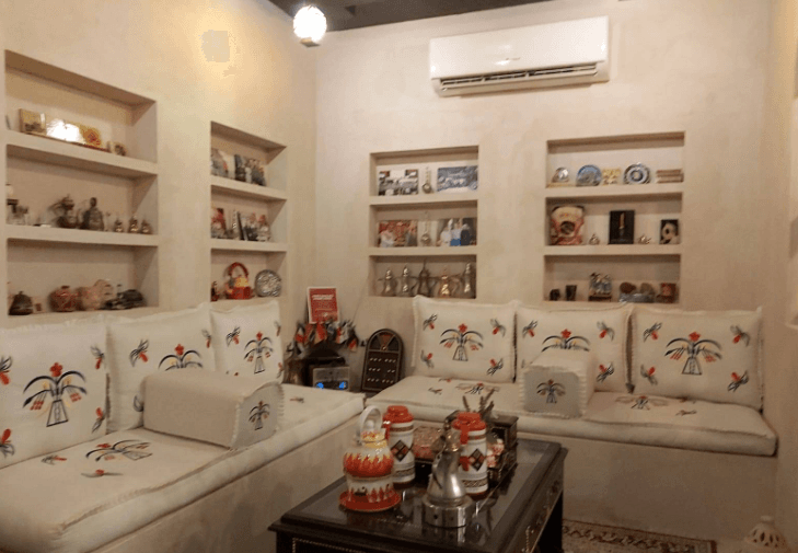 مستند ہساوی مہمان نوازی کا تجربہ کریں: روایتی لنچ یا ڈنر کریں۔