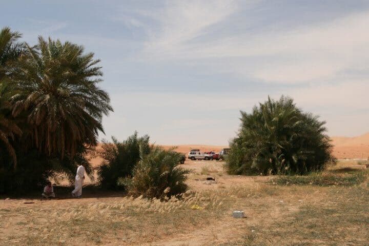 عبور الربع الخالي (أم الحيش ـ عين حميدان) 6 أيام- ل 6 اشخاص