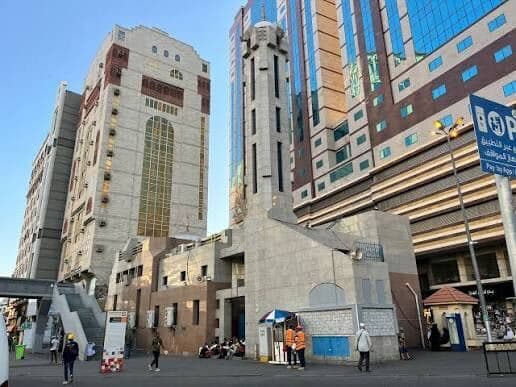 A car tour of the holy sites in Mecca