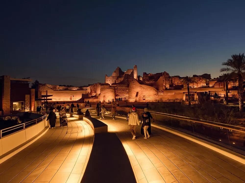 بانی کی سرزمین سے سیاہ سونے کے میوزیم تک
